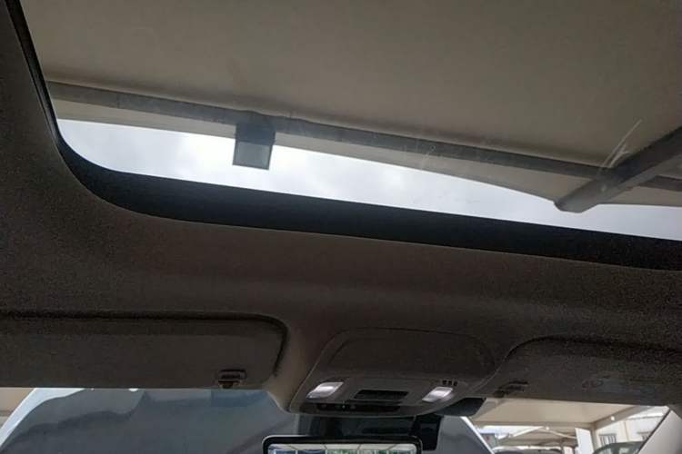 Used Buick Envision 2022 Encore Plus 652T Five-Seat Luxury Model Headliner