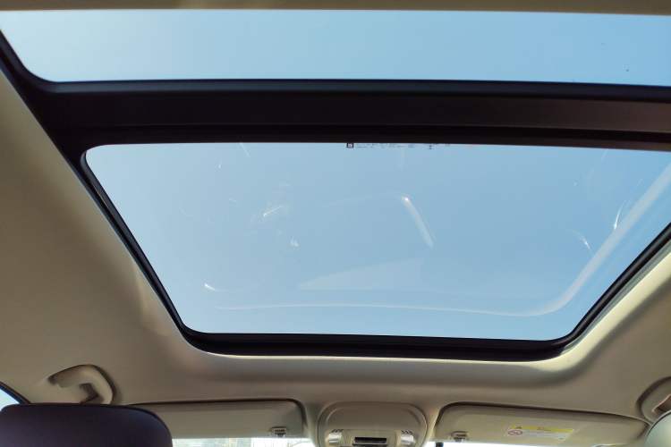 Used Buick Envision 2022 Encore Plus 652T Five-Seat Luxury Model Headliner