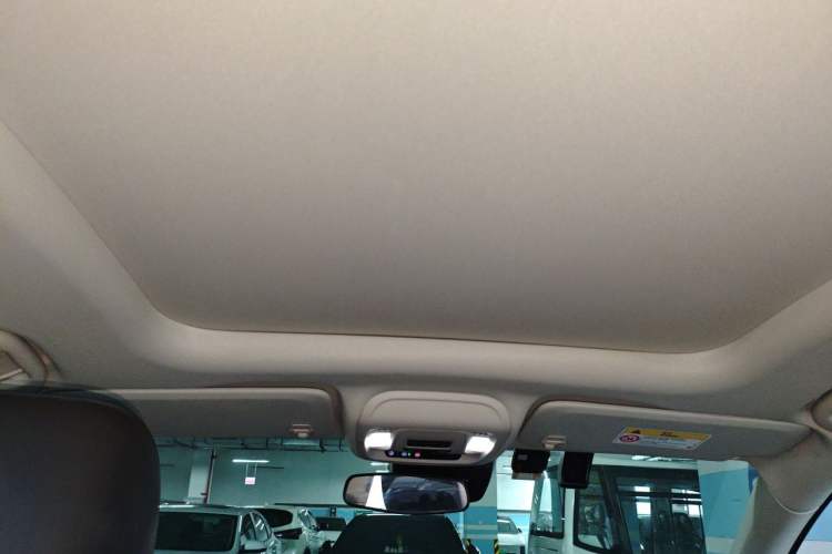 Used Buick Envision 2022 Facelift Encore S 552T Two-Wheel-Drive Luxury Model Headliner