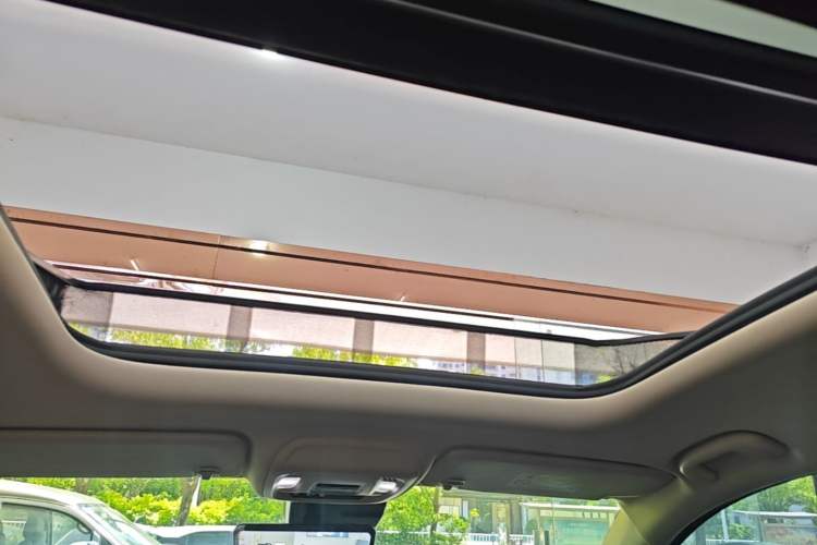 Used Buick Envision 2022 Encore Plus 652T Five-Seat Luxury Model Headliner