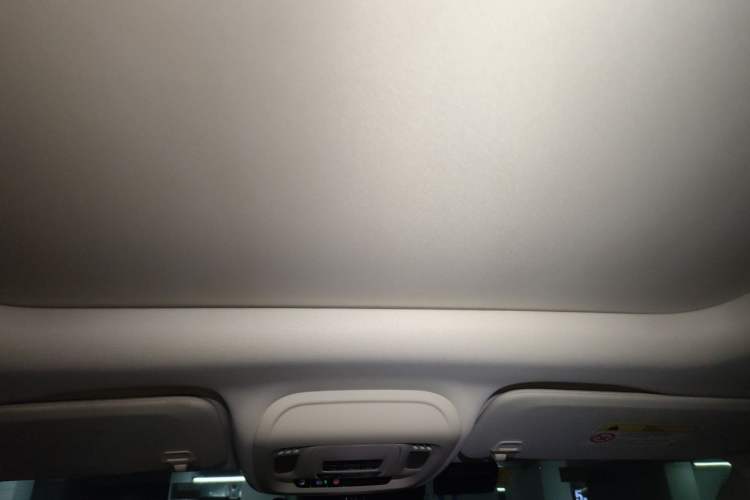 Used Buick Envision 2022 Encore S 552T Two-Wheel-Drive Luxury Model Headliner