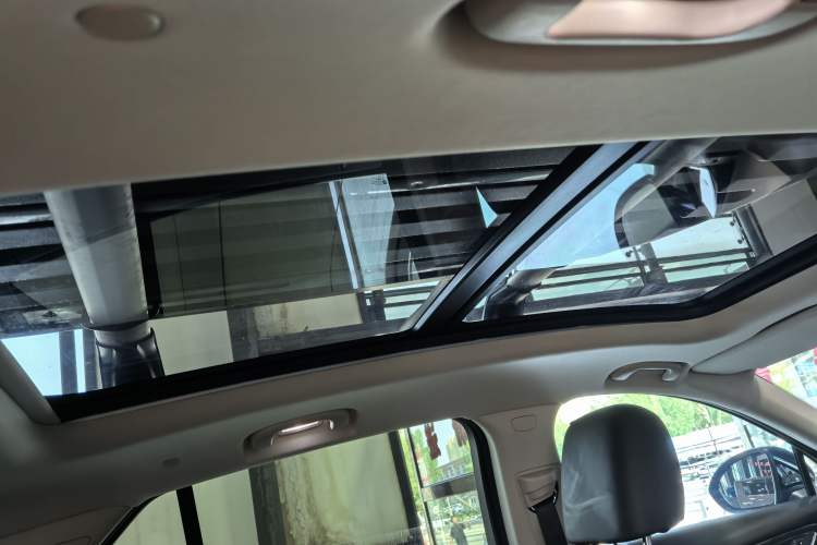 Used Buick Envision 2022 Facelift Encore S 552T Two-Wheel Drive Elite Model Headliner