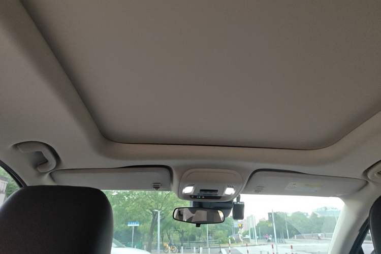 Used Buick Envision 2022 Facelift Encore S 552T Two-Wheel-Drive Luxury Model Headliner