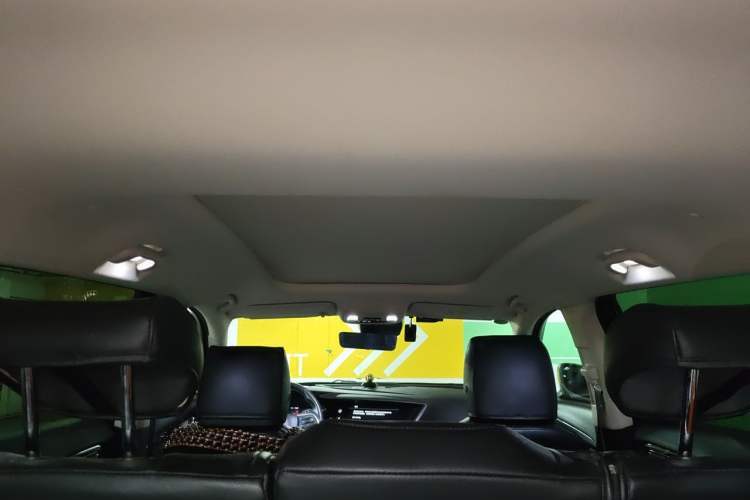 Used Buick Envision 2022 Encore Plus 652T Five-Seat Luxury Model Headliner