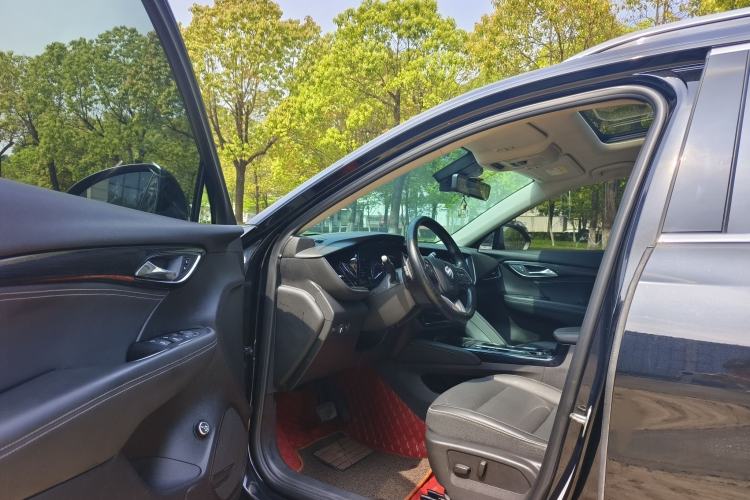 Used Buick Envision 2022 Encore Plus 652T Five-Seat Luxury Model Interior 1
