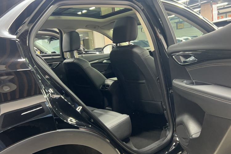 Used Buick Envision 2022 Facelift Encore S 552T Two-Wheel-Drive Luxury Model Interior 1