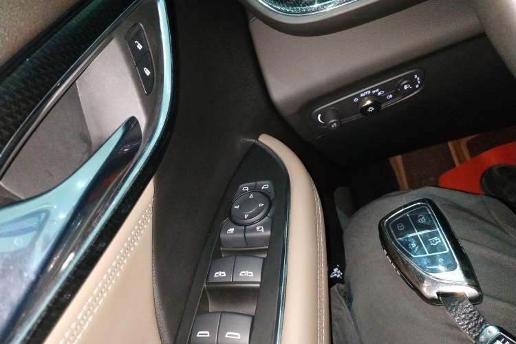 Used Buick Envision 2022 Encore Plus 652T Five-Seat Luxury Model Interior 1
