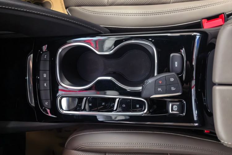 Used Buick Envision 2022 Encore Plus 652T Five-Seat Luxury Model Interior 1