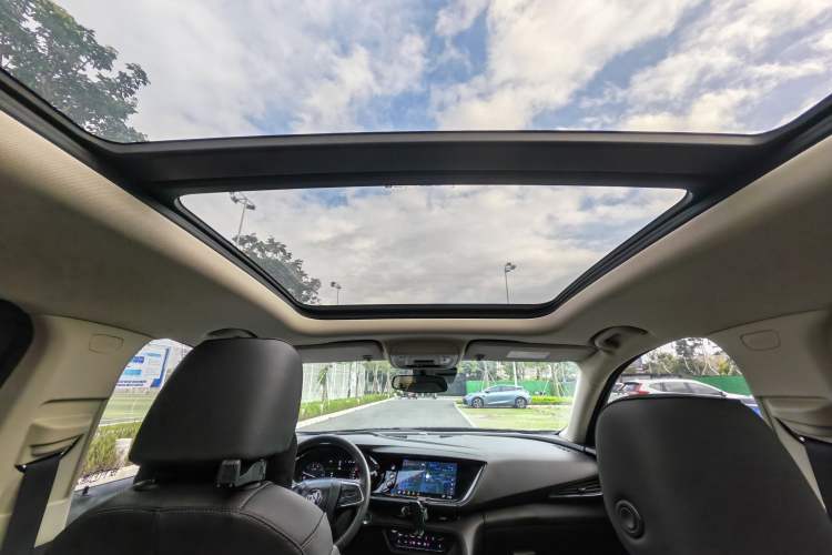 Used Buick Envision 2022 Facelift Encore S 552T Two-Wheel-Drive Luxury Model Interior 10