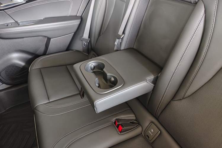 Used Buick Envision 2022 Facelift Encore S 552T Two-Wheel-Drive Luxury Model Interior 12