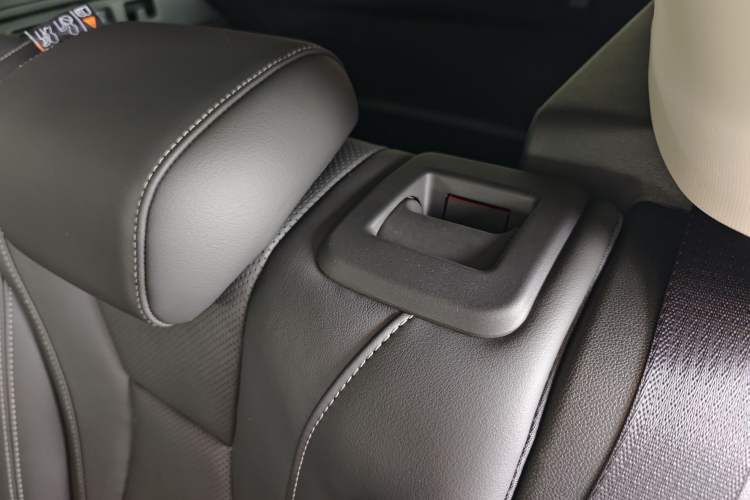 Used Buick Envision 2022 Facelift Encore S 552T Two-Wheel-Drive Luxury Model Interior 13