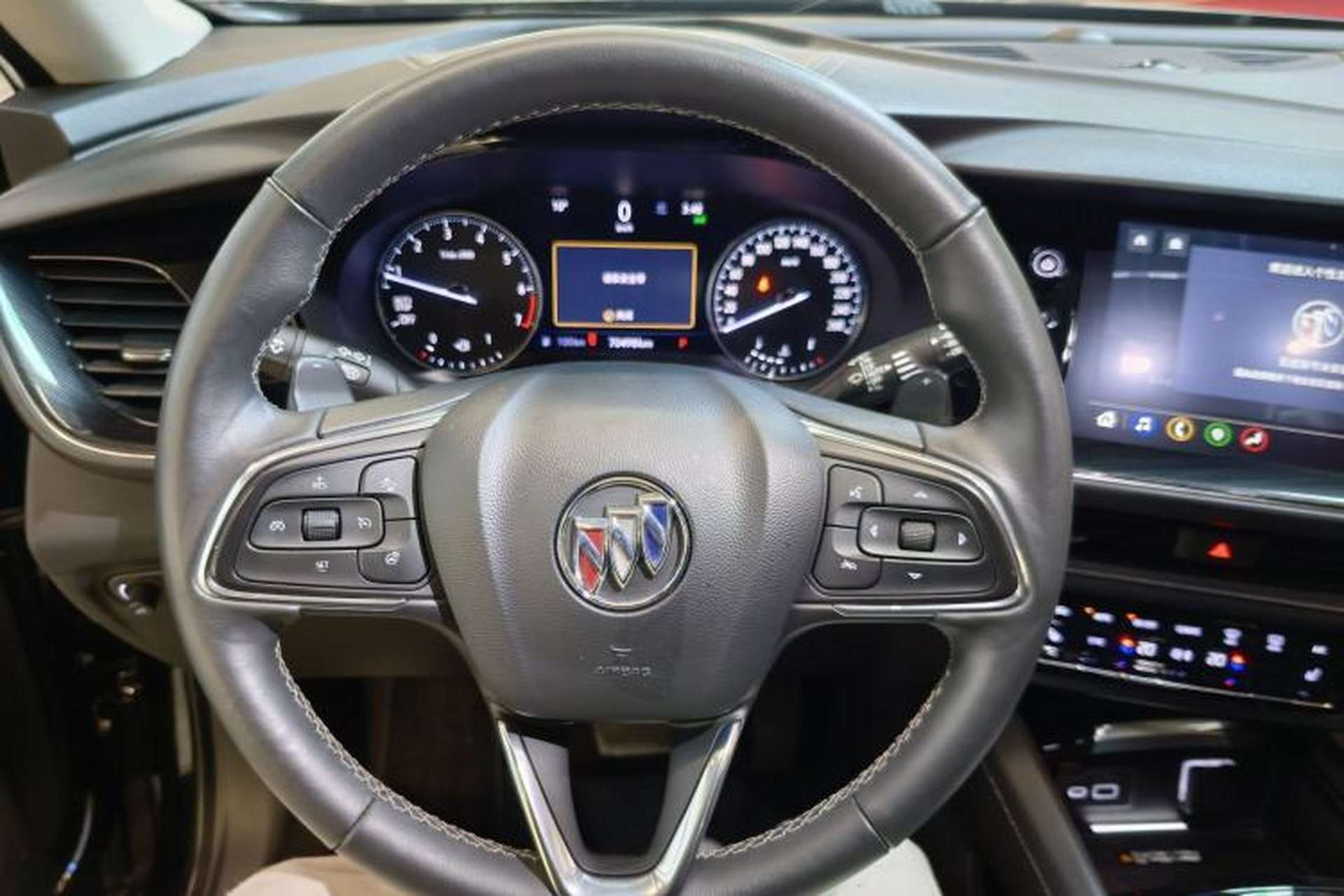 Used Buick Envision 2022 Encore Plus 652T Five-Seat Luxury Model Interior 2