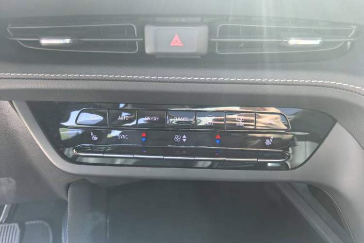 Used Buick Envision 2022 Facelift Encore S 552T Two-Wheel-Drive Luxury Model Interior 2