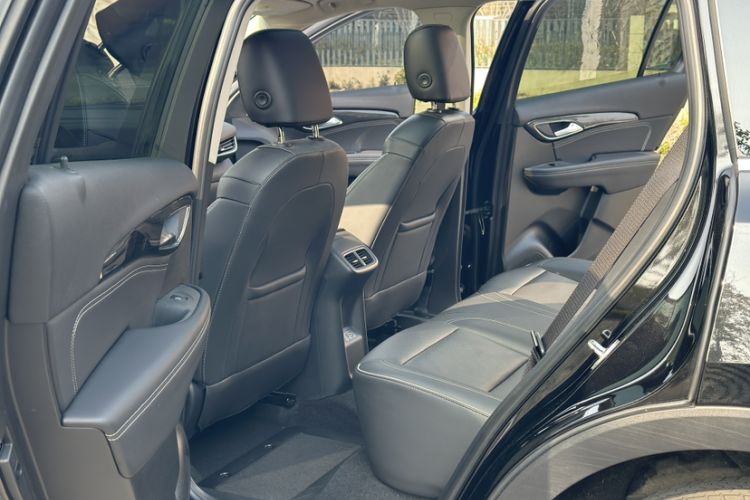 Used Buick Envision 2022 Encore Plus 652T Five-Seat Luxury Model Interior 2