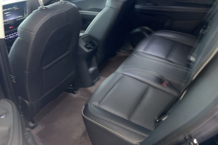 Used Buick Envision 2022 Encore Plus 652T Five-Seat Luxury Model Interior 2