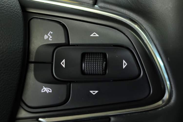 Used Buick Envision 2022 Encore Plus 652T Five-Seat Luxury Model Interior 3