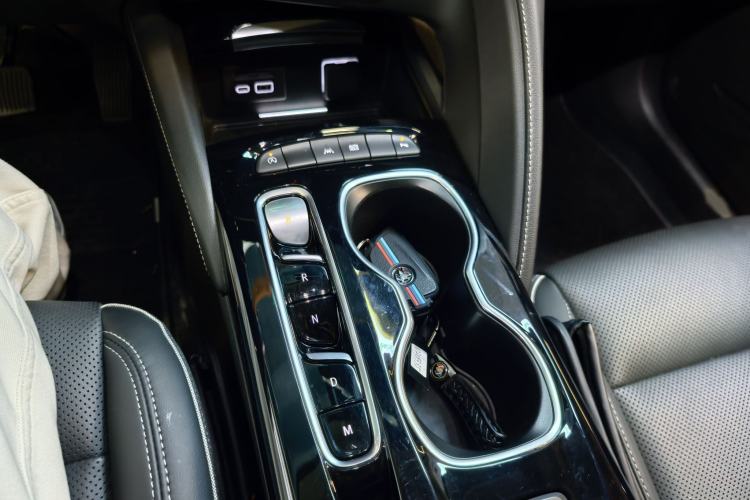 Used Buick Envision 2022 Encore Plus 652T Five-Seat Luxury Model Interior 3