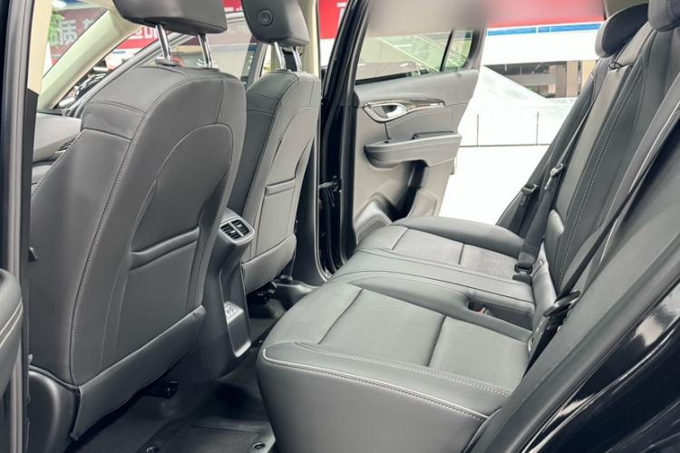 Used Buick Envision 2022 Encore Plus 652T Five-Seat Luxury Model Interior 3