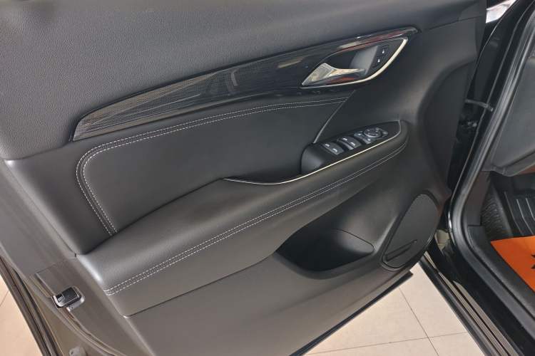 Used Buick Envision 2022 Facelift Encore S 552T Two-Wheel-Drive Luxury Model Interior 4