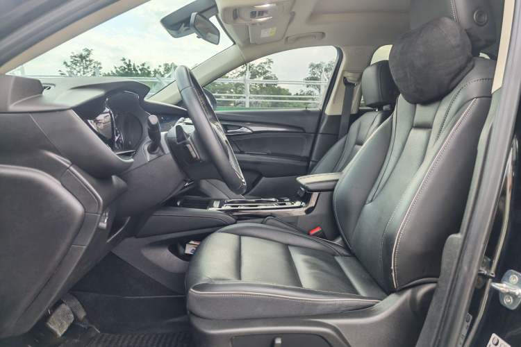 Used Buick Envision 2022 Facelift Encore S 552T Two-Wheel-Drive Luxury Model Interior 4