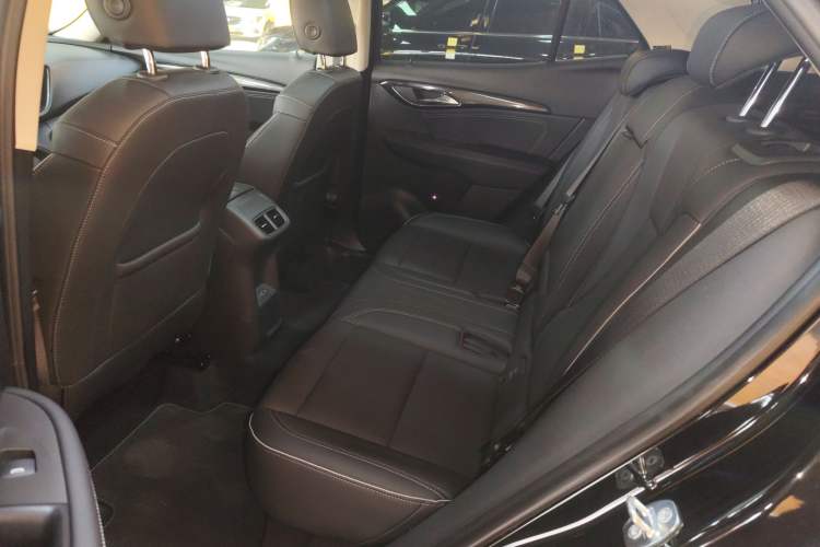 Used Buick Envision 2022 Facelift Encore S 552T Two-Wheel-Drive Luxury Model Interior 4