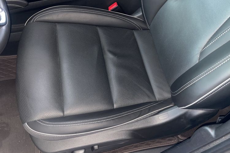 Used Buick Envision 2022 Encore Plus 652T Five-Seat Luxury Model Interior 4
