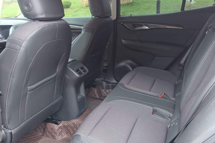 Used Buick Envision 2022 Encore S 552T Two-Wheel Drive Elite Model Interior 5