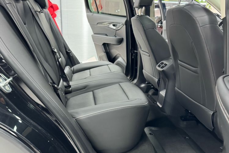 Used Buick Envision 2022 Encore Plus 652T Five-Seat Luxury Model Interior 5
