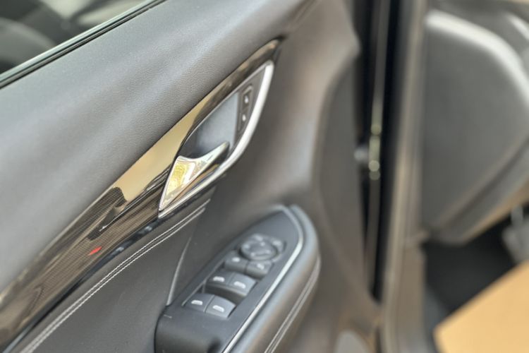 Used Buick Envision 2022 Encore Plus 652T Five-Seat Luxury Model Interior 7