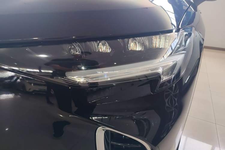 Used Buick Envision 2022 Facelift Encore S 552T Two-Wheel-Drive Luxury Model Left Front Headlight