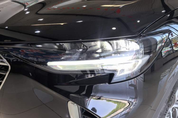 Used Buick Envision 2022 Facelift Encore S 552T Two-Wheel Drive Elite Model Left Front Headlight
