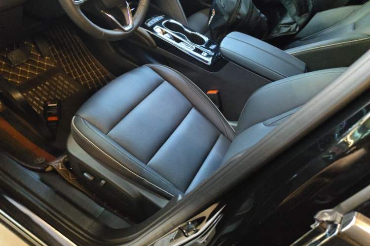 Used Buick Envision 2022 Encore Plus 652T Five-Seat All-Wheel-Drive Luxury Model Left Front Seat