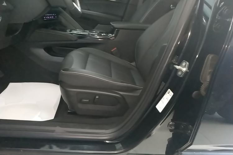Used Buick Envision 2022 Encore Plus 552T Five-Seat Luxury Model Left Front Seat