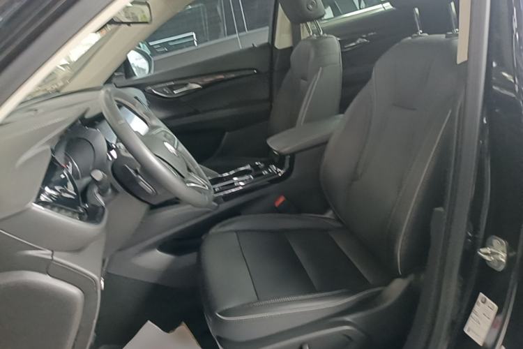 Used Buick Envision 2022 Encore Plus 552T Five-Seat Luxury Model Left Front Seat