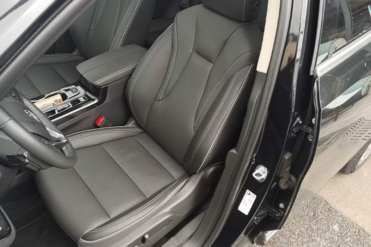Used Buick Envision 2022 Encore S 552T Two-Wheel-Drive Luxury Model Left Front Seat