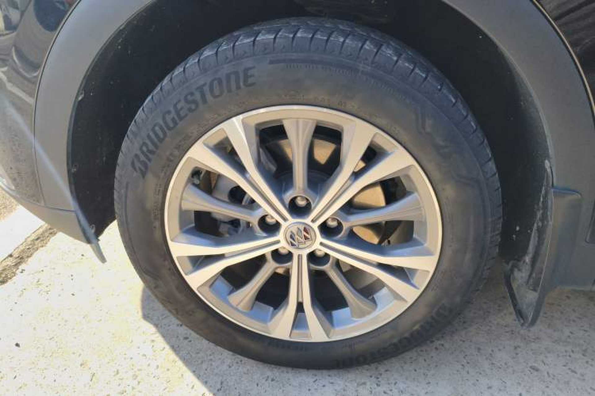Used Buick Envision 2022 Encore Plus 652T Five-Seat Luxury Model Left Front Wheel Hub