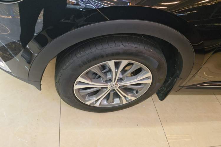 Used Buick Envision 2022 Encore Plus 652T Five-Seat All-Wheel-Drive Luxury Model Left Front Wheel Hub