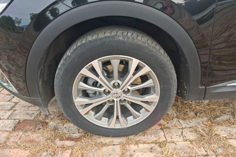 Used Buick Envision 2022 Encore Plus 652T Five-Seat Luxury Model Left Front Wheel Hub
