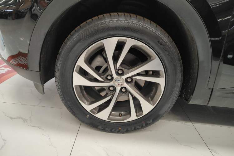 Used Buick Envision 2022 Facelift Encore S 552T Two-Wheel-Drive Luxury Model Left Front Wheel Hub