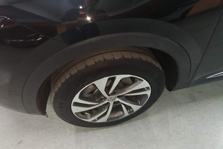 Used Buick Envision 2022 Facelift Encore S 552T Two-Wheel-Drive Luxury Model Left Front Wheel Hub