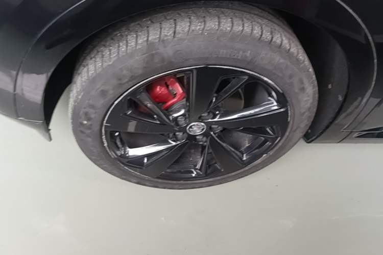 Used Buick Envision 2022 Facelift Encore S GS Two-Wheel Drive Smart Enjoyment Sporty Model Left Front Wheel Hub