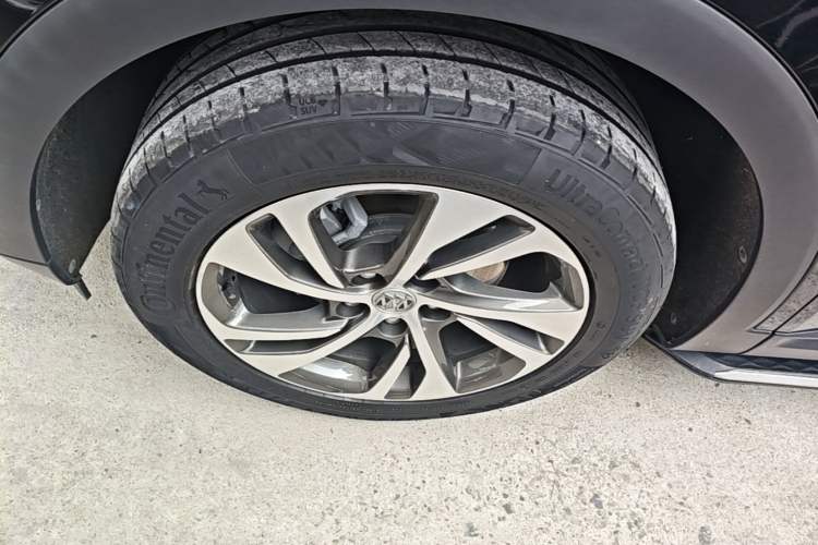 Used Buick Envision 2022 Encore S 552T Two-Wheel-Drive Luxury Model Left Front Wheel Hub