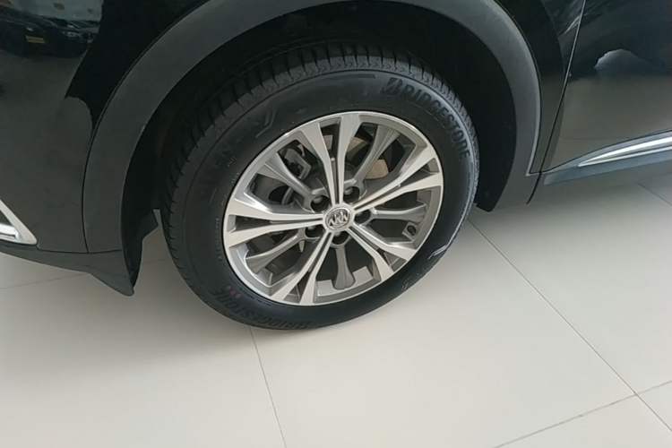 Used Buick Envision 2022 Encore Plus 552T Five-Seat Luxury Model Left Front Wheel Hub