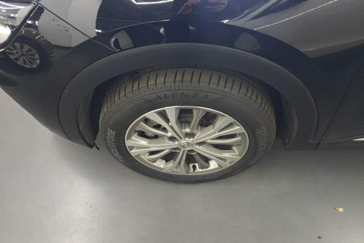 Used Buick Envision 2022 Encore Plus 652T Five-Seat Luxury Model Left Front Wheel Hub