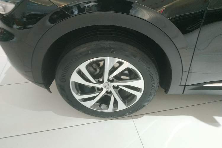 Used Buick Envision 2022 Encore S 652T Two-Wheel-Drive Luxury Model Left Front Wheel Hub