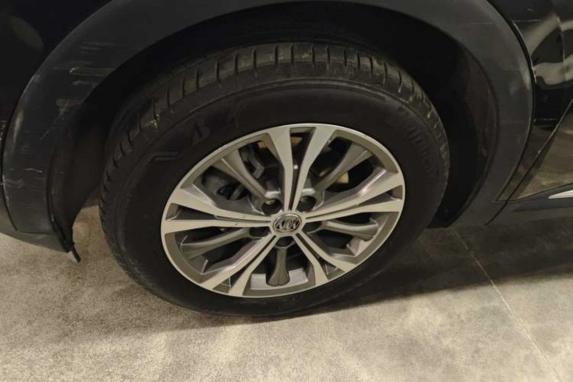 Used Buick Envision 2022 Encore Plus 652T Five-Seat Luxury Model Left Front Wheel Hub