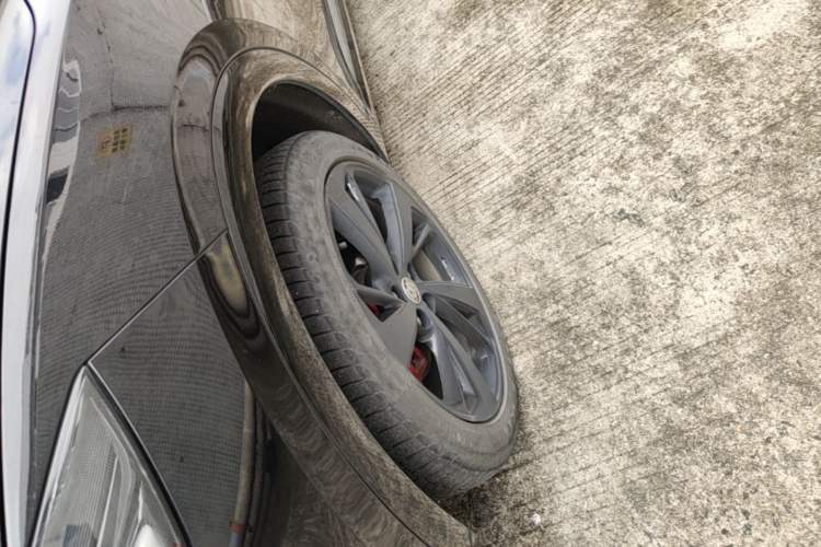 Used Buick Envision 2022 Encore S GS Two-Wheel Drive Smart Sport Model Left Front Wheel Hub