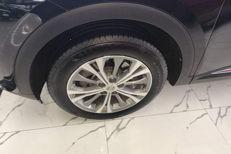 Used Buick Envision 2022 Encore Plus 652T Five-Seat Luxury Model Left Front Wheel Hub