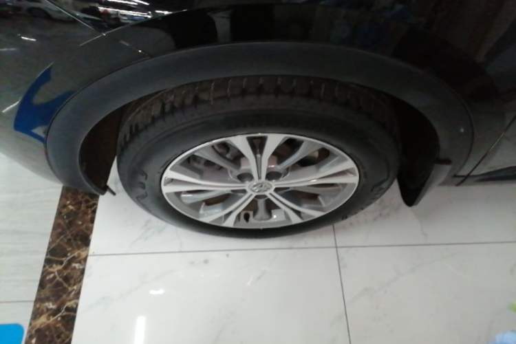 Used Buick Envision 2022 Encore Plus 652T Five-Seat Luxury Model Left Front Wheel Hub
