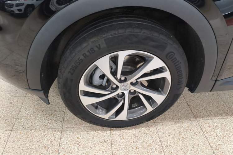 Used Buick Envision 2022 Encore S 652T Two-Wheel-Drive Luxury Model Left Front Wheel Hub